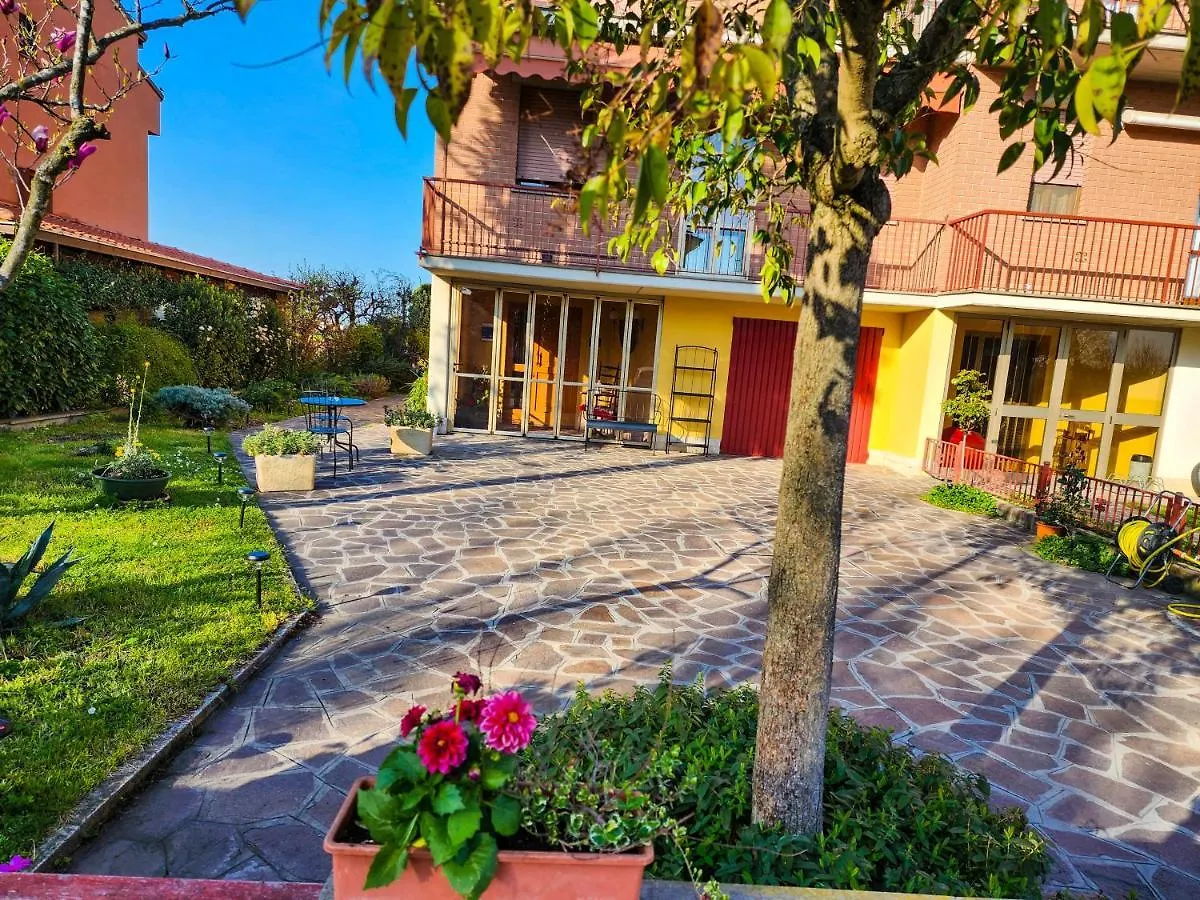 Oda ve Kahvaltı Gold B&B Ravarino