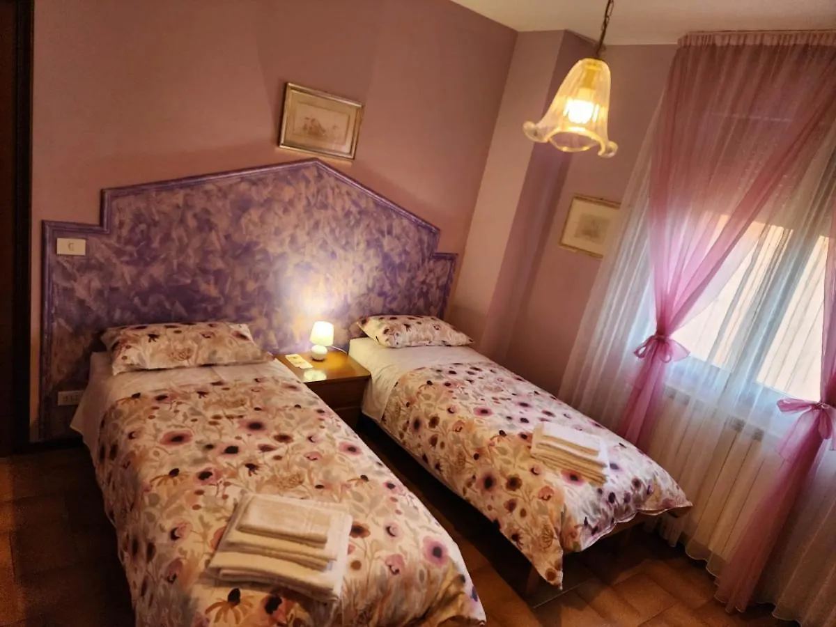 Gold B&B Ravarino 0*,  İtalya