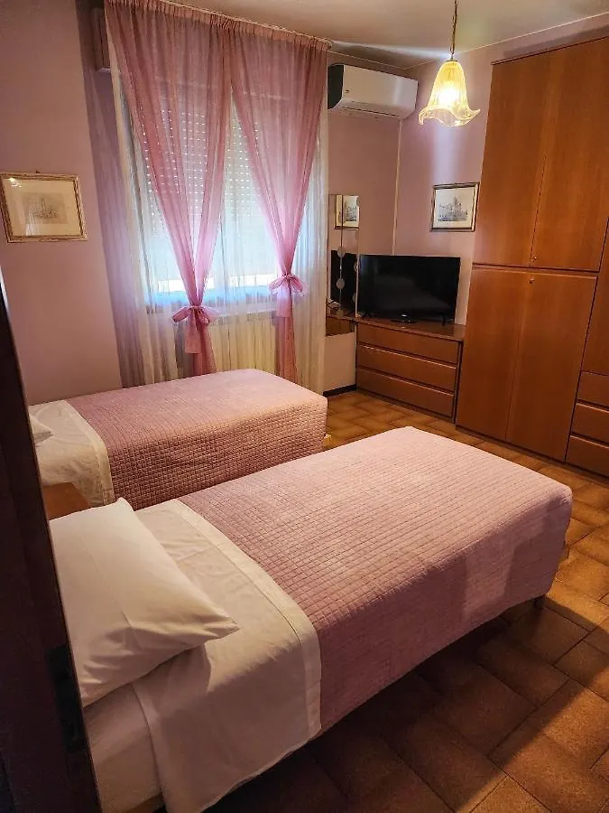 Gold B&B Ravarino 0*,  Italy
